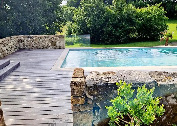 Hébergement de vacances Vin'acacia Saint-Romain-la-Virvee